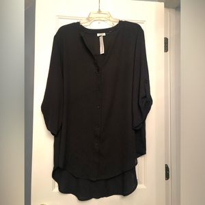Loanna black, flowy, sheer blouse. Rolled/buttoned or straight sleeves.
